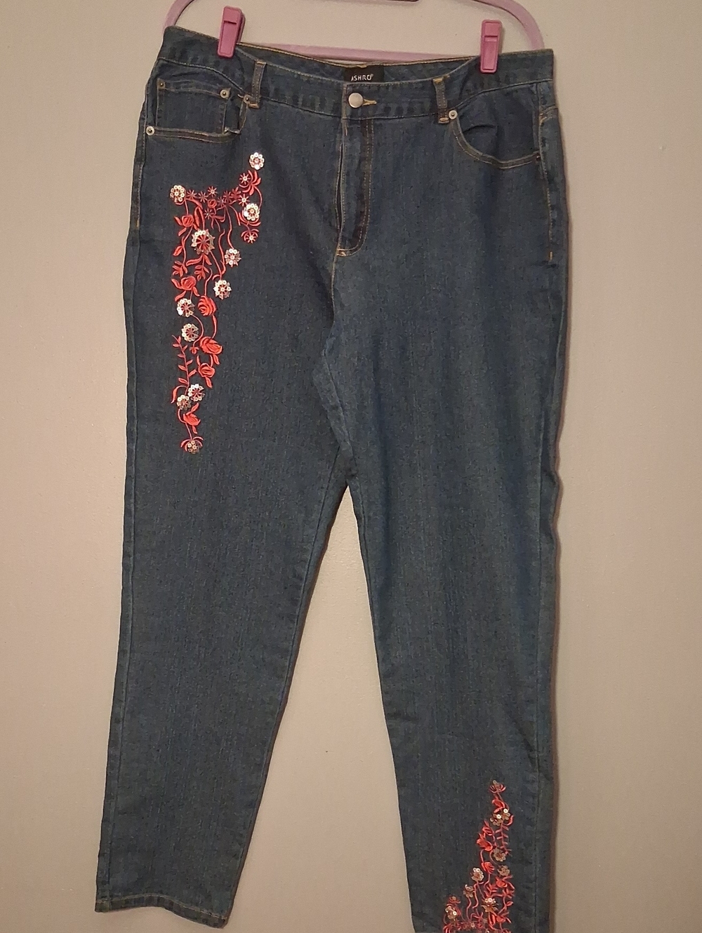 Ashro Medium Blue Jeans with Red Floral Embroidery On Hip & Ankle. SZ. 16W NWOT